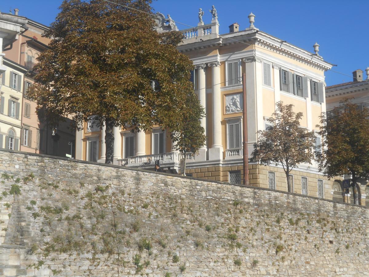 La Maison Des Artistes Бергамо Екстериор снимка