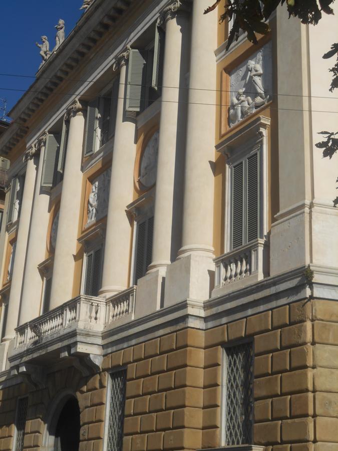 La Maison Des Artistes Бергамо Екстериор снимка